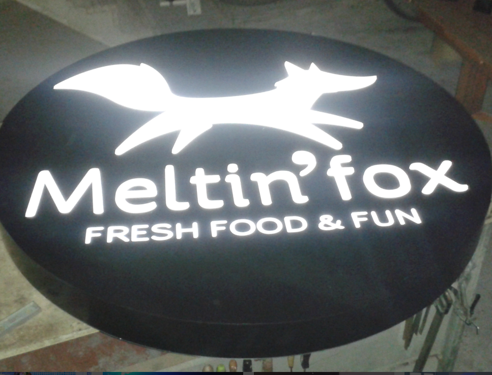 BANDEJA CALADA CON METACRILATO INTERIOR