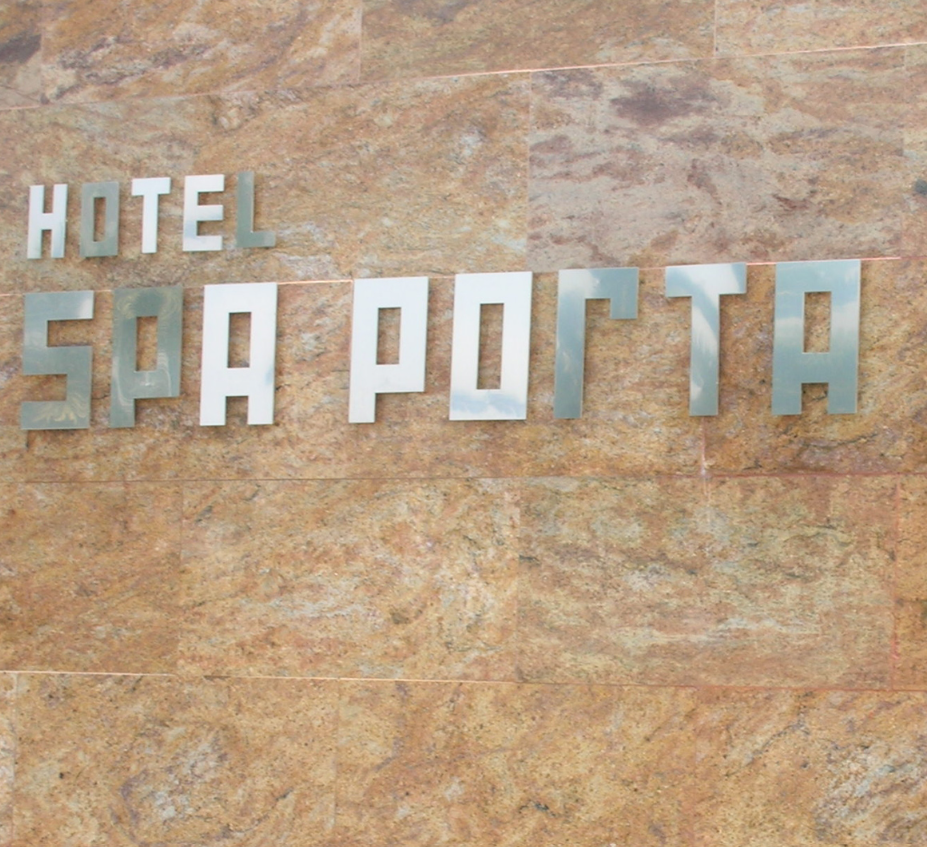 LETRAS DE CHAPA DE ACERO RECORTADO